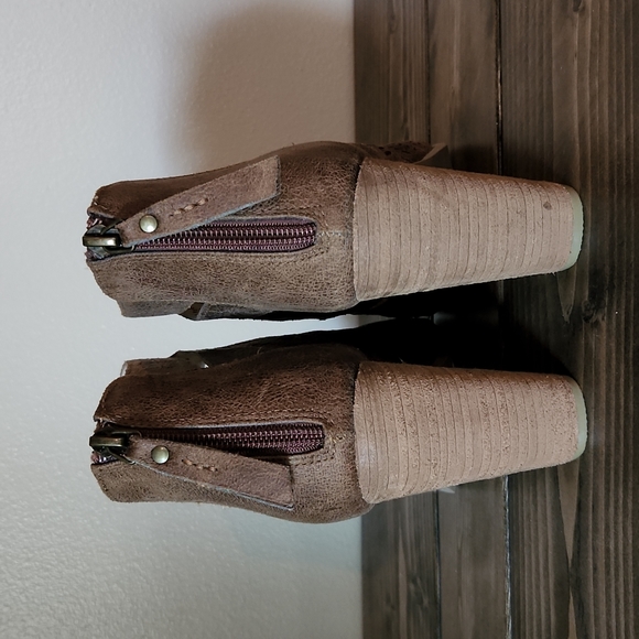 Super cute Not Rated heel - Picture 4 of 7